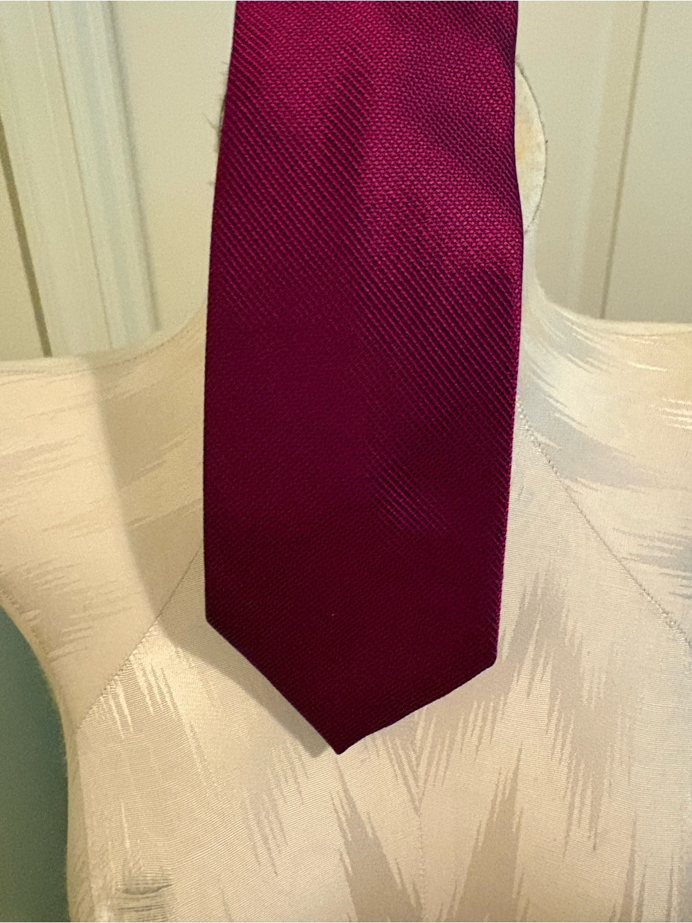 Haines & Bonner of London Men's Solid Burgundy Tie - $65